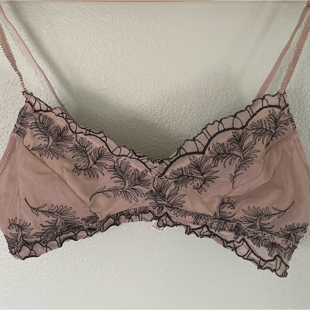 Out From Under brand size small nude & black lace no-underwire bralette